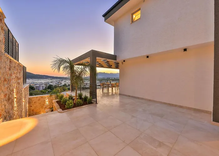 Etoo Yesilkoy (Mediterranean)